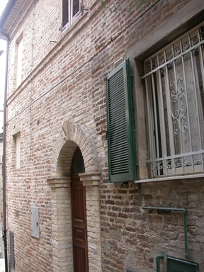 Casa a schiera d'angolo